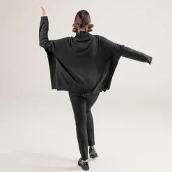 LIVING CRAFTS Paisley | Poncho Zwart Sale