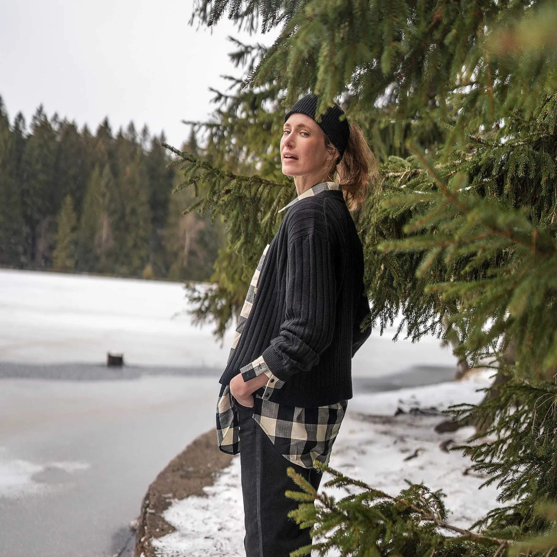 LIVING CRAFTS Pirala | Vest Zwart Clearance