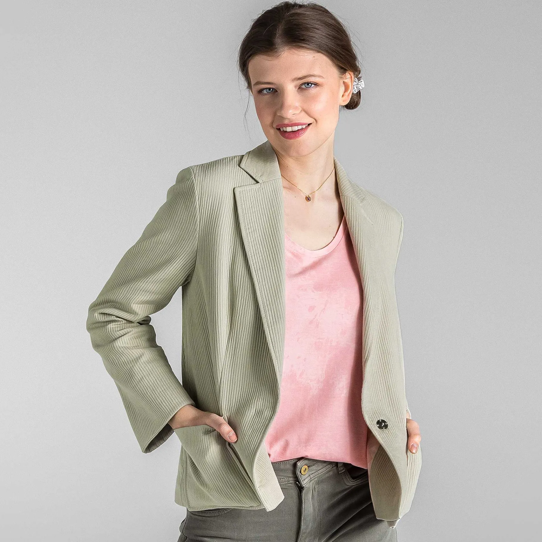 LIVING CRAFTS Waargebeurd Verhaal Bex | Blazer Salbei Hot
